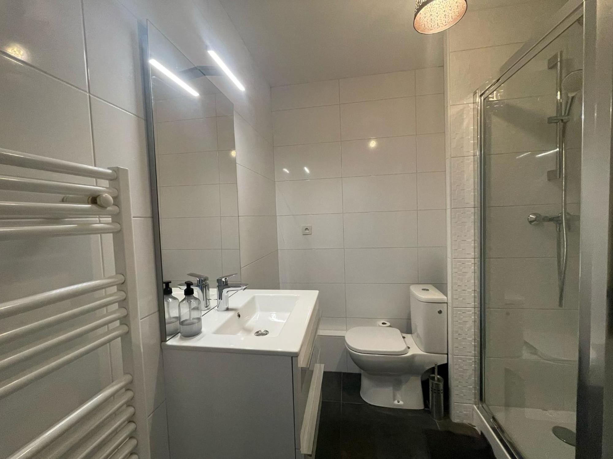 City & Cosy, Lyon Charcot- Wifi - Lave Linge - Balcon - Parking Экстерьер фото
