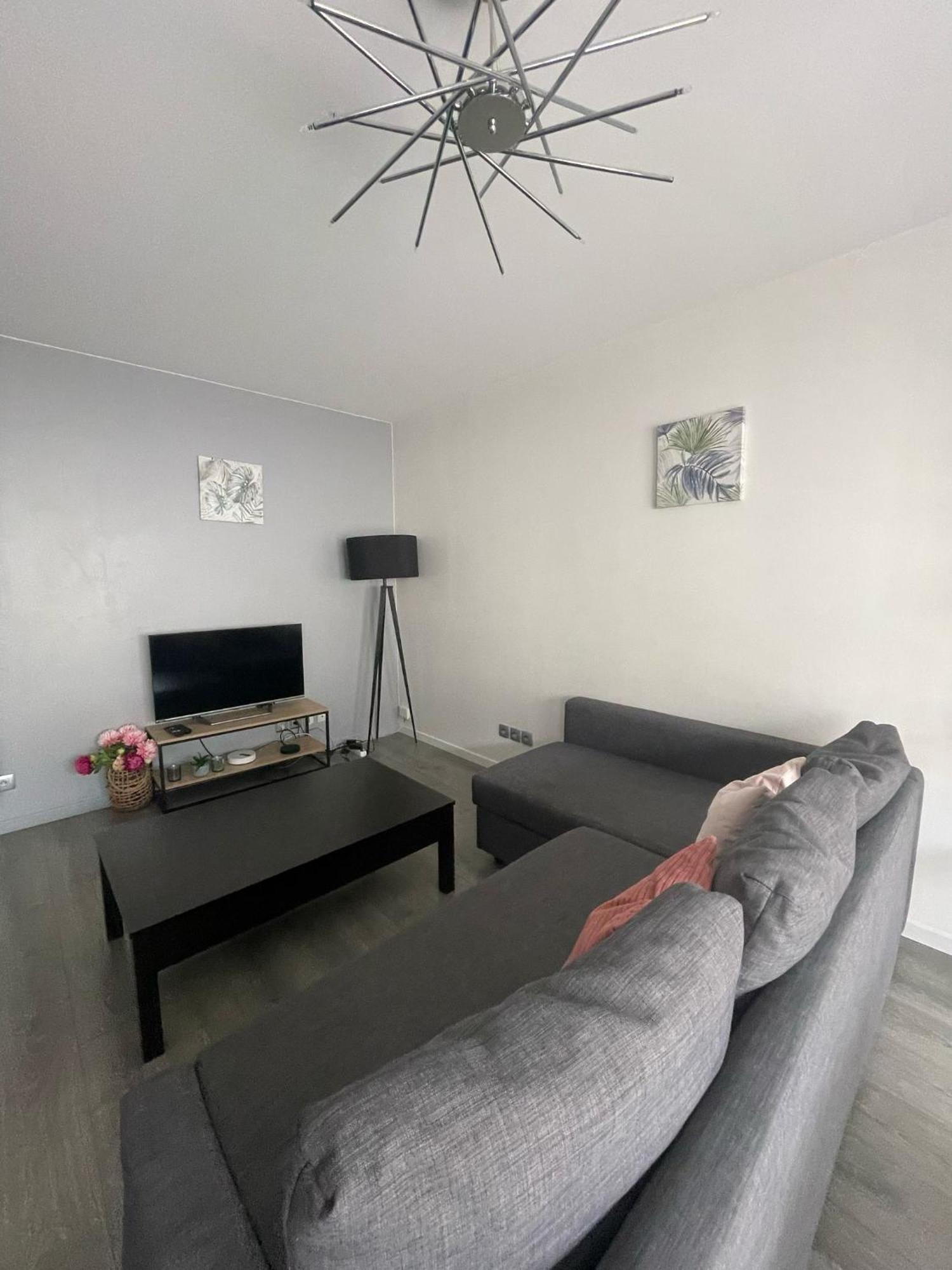 City & Cosy, Lyon Charcot- Wifi - Lave Linge - Balcon - Parking Экстерьер фото